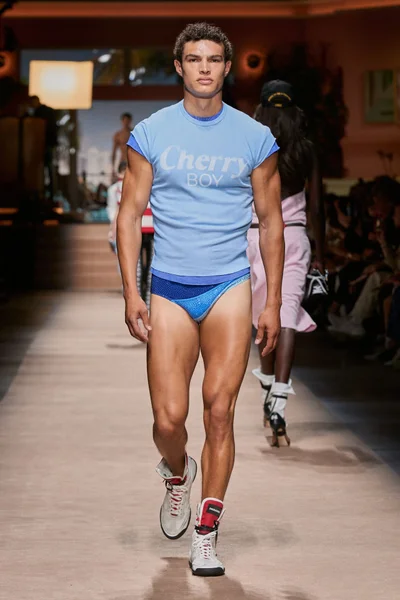 Look 14